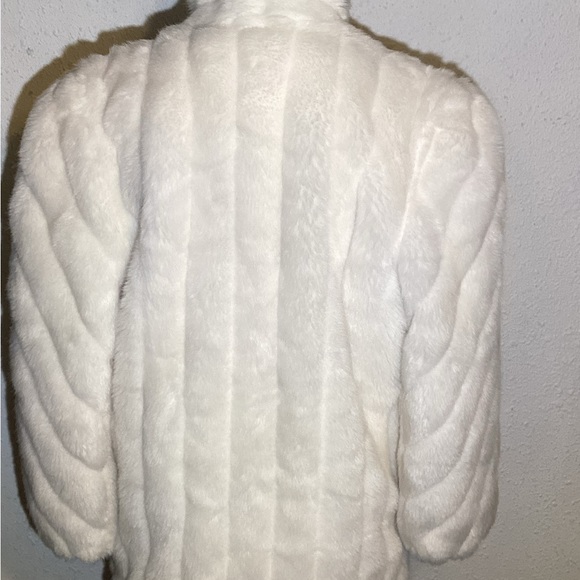 Mirage outerwear white faux fur jacket size medium - Picture 9 of 14